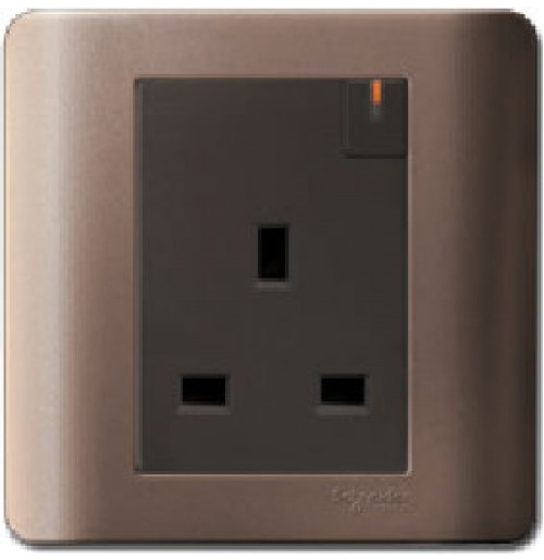 Clipsal Zencelo Series E8415 13A 3 Pin Flat Switched Socket